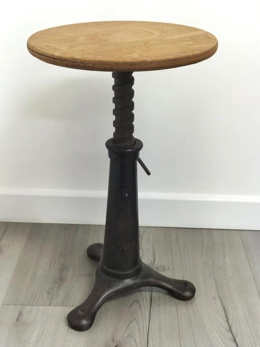 Singer style stool - Image 1