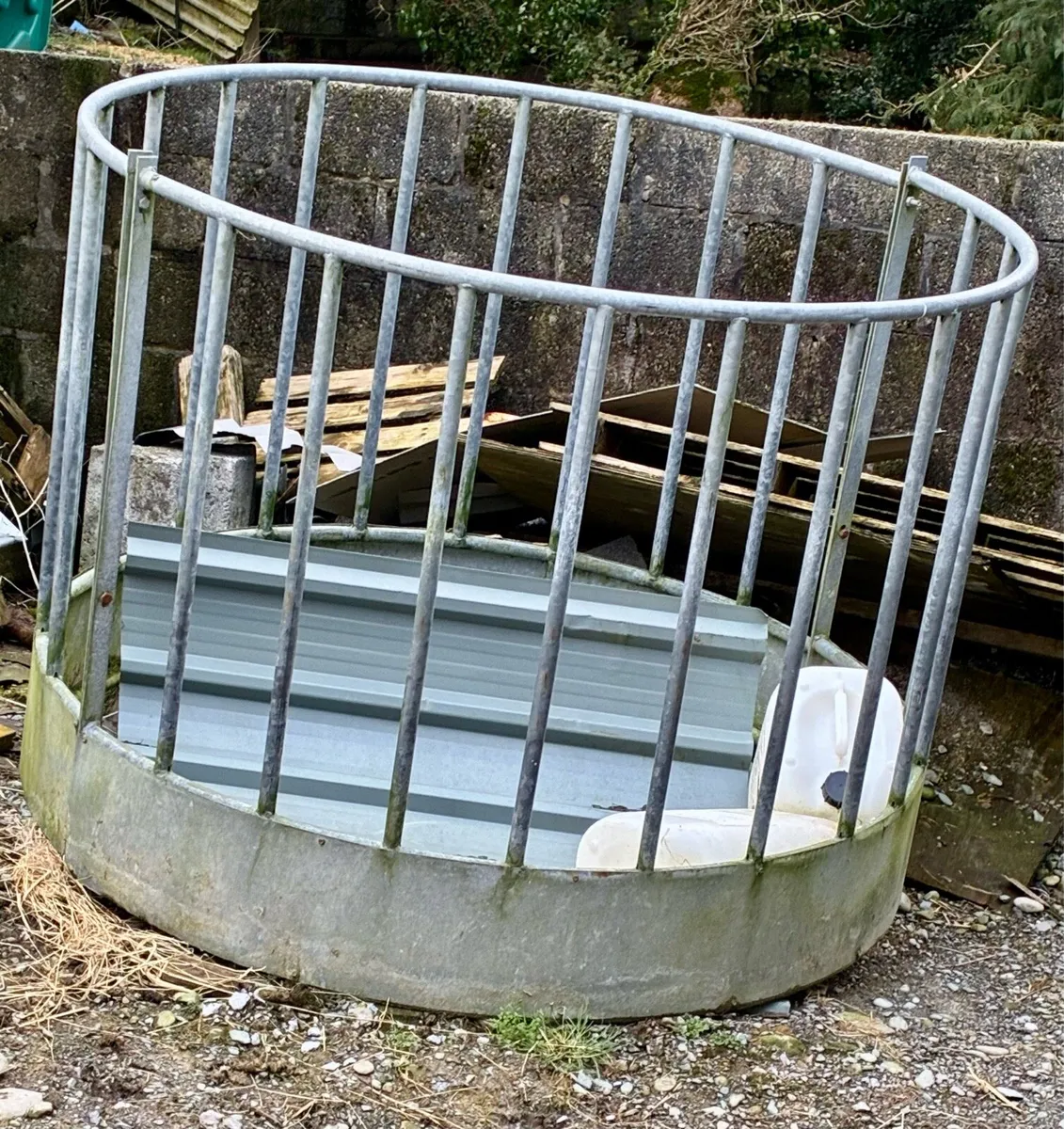 Hay feeders for sheep - Image 2