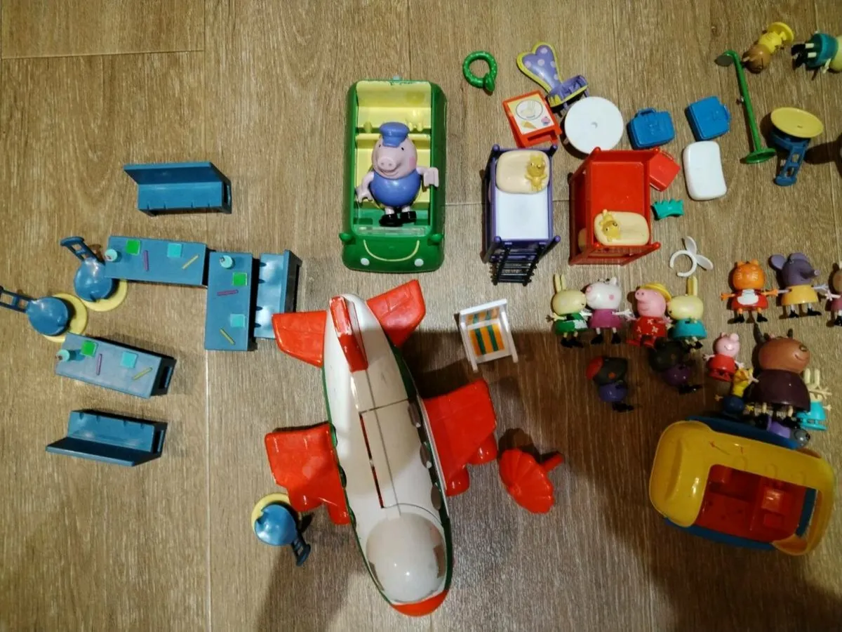Peppa pig toys. FREE - Image 1