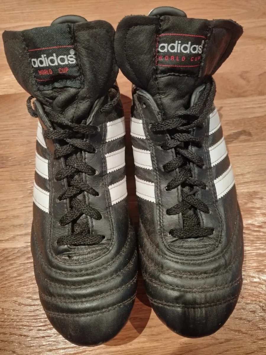 Football boots - Image 1