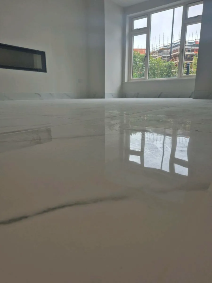 Tiler available - Image 1