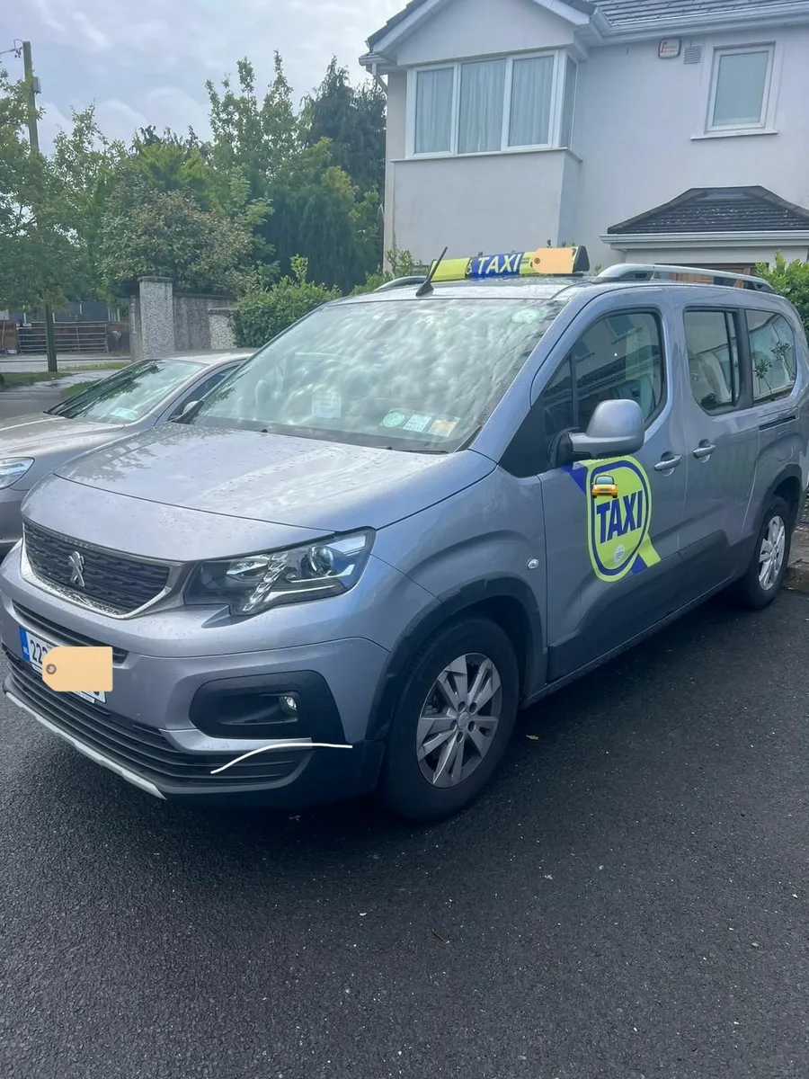 7 seater Taxi for Rent - Image 2