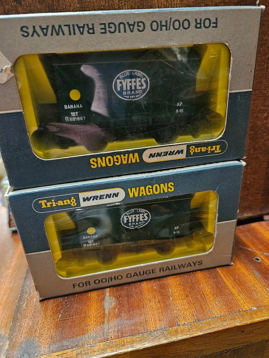 Hornby Wrenn OO Gauge Fyffes Banana Wagon - Image 1