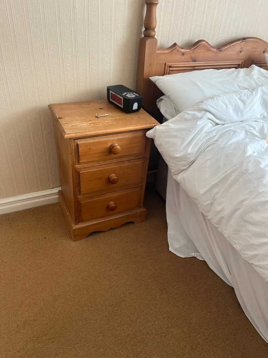 Bedroom Furniture Set - Image 4