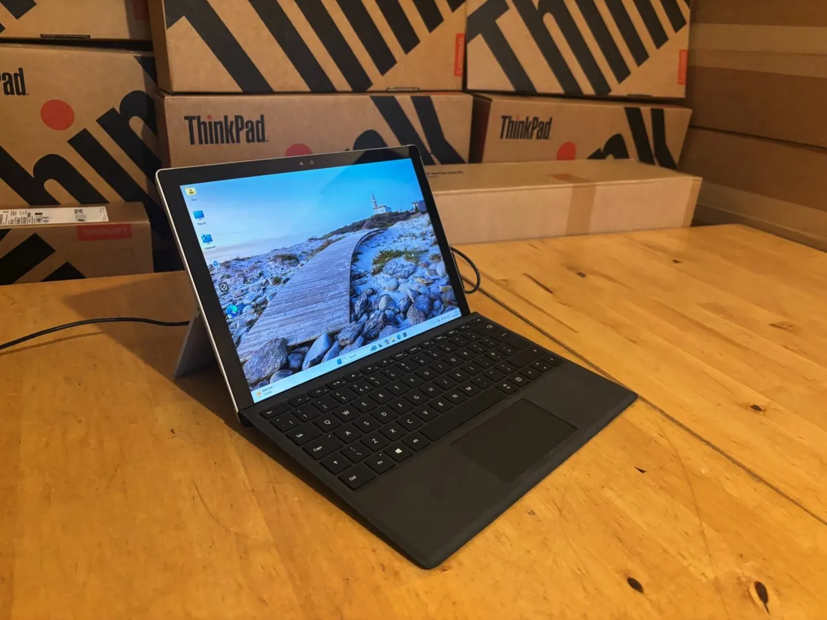 Microsoft Surface Pro 4 Tablet-i7-16Gb Ram-Win 11 - Image 4