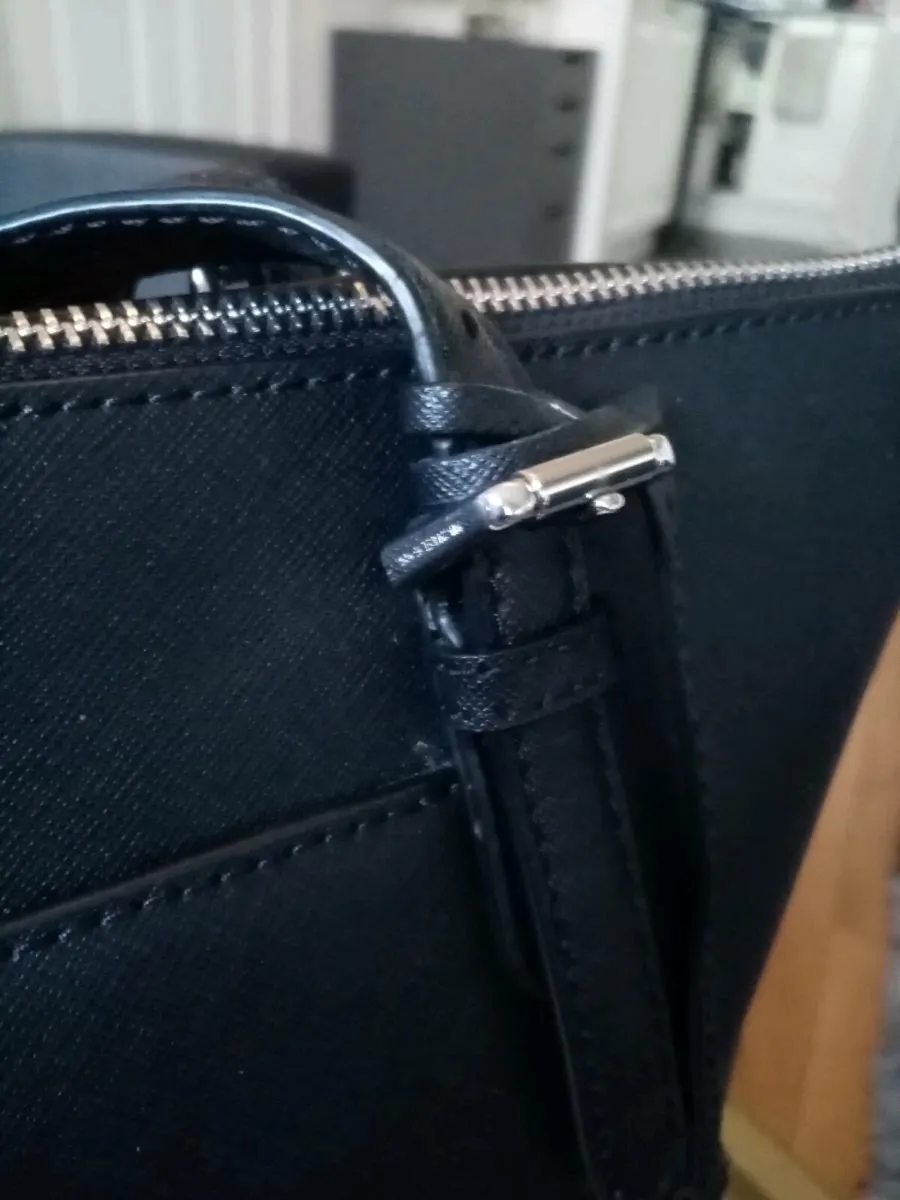 Michael Kors Ciara Shoulder Bag - Image 4