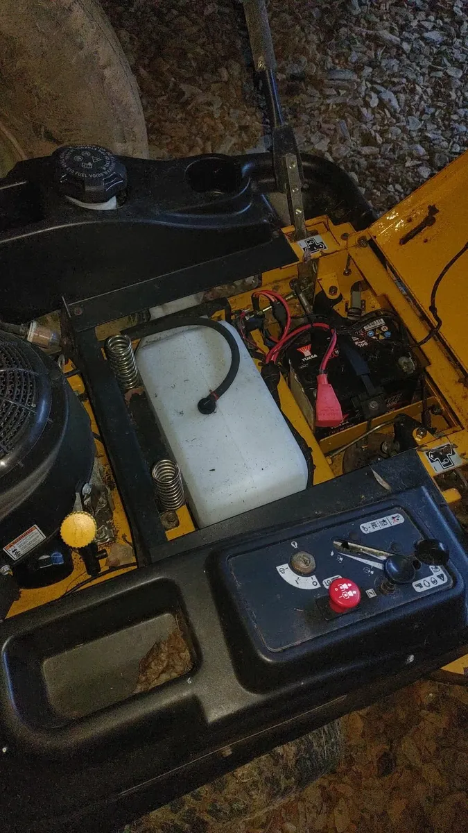 Ride on mower - Image 3