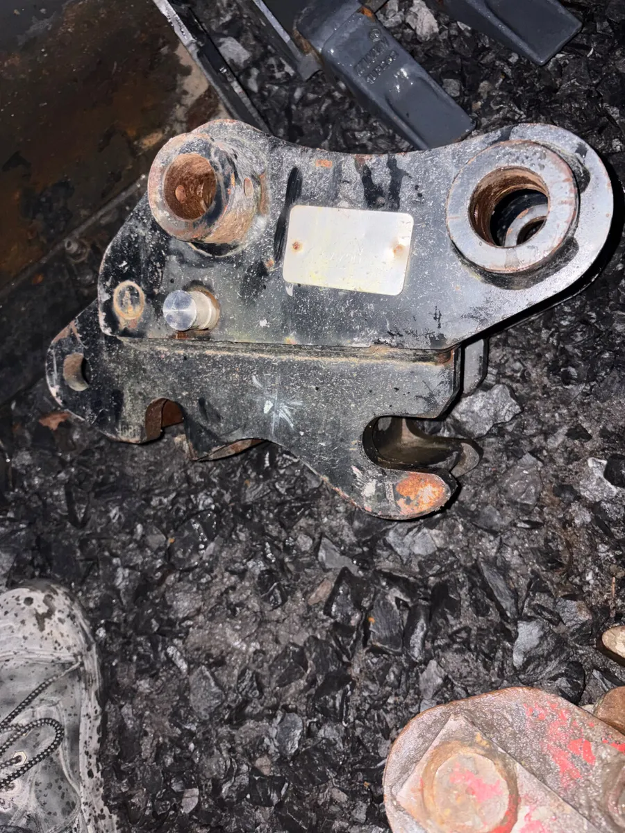 Unused Whites 35mm pin manual quick hitch - Image 1