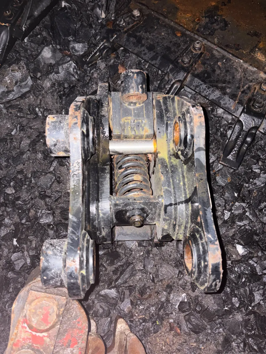 Unused Whites 35mm pin manual quick hitch - Image 2