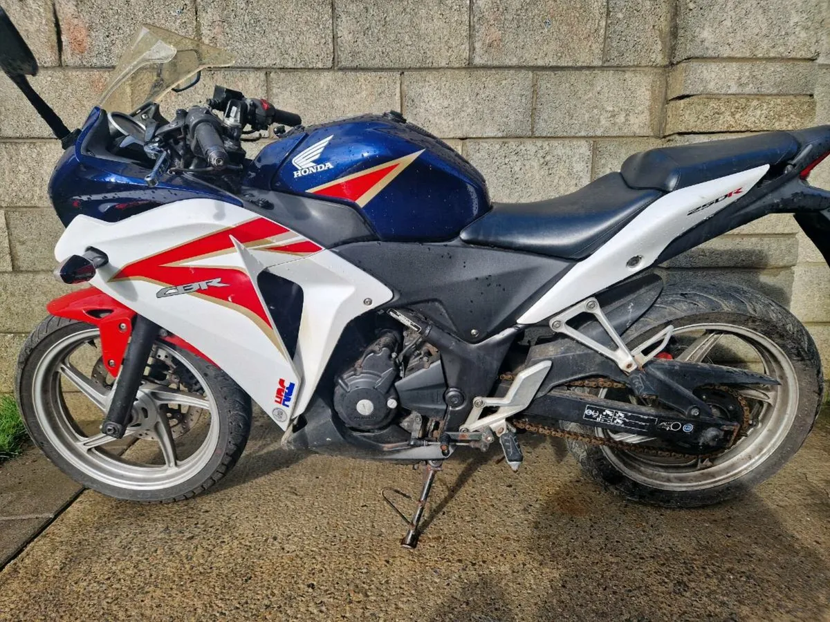 Honda CBr250R  2011 - Image 1