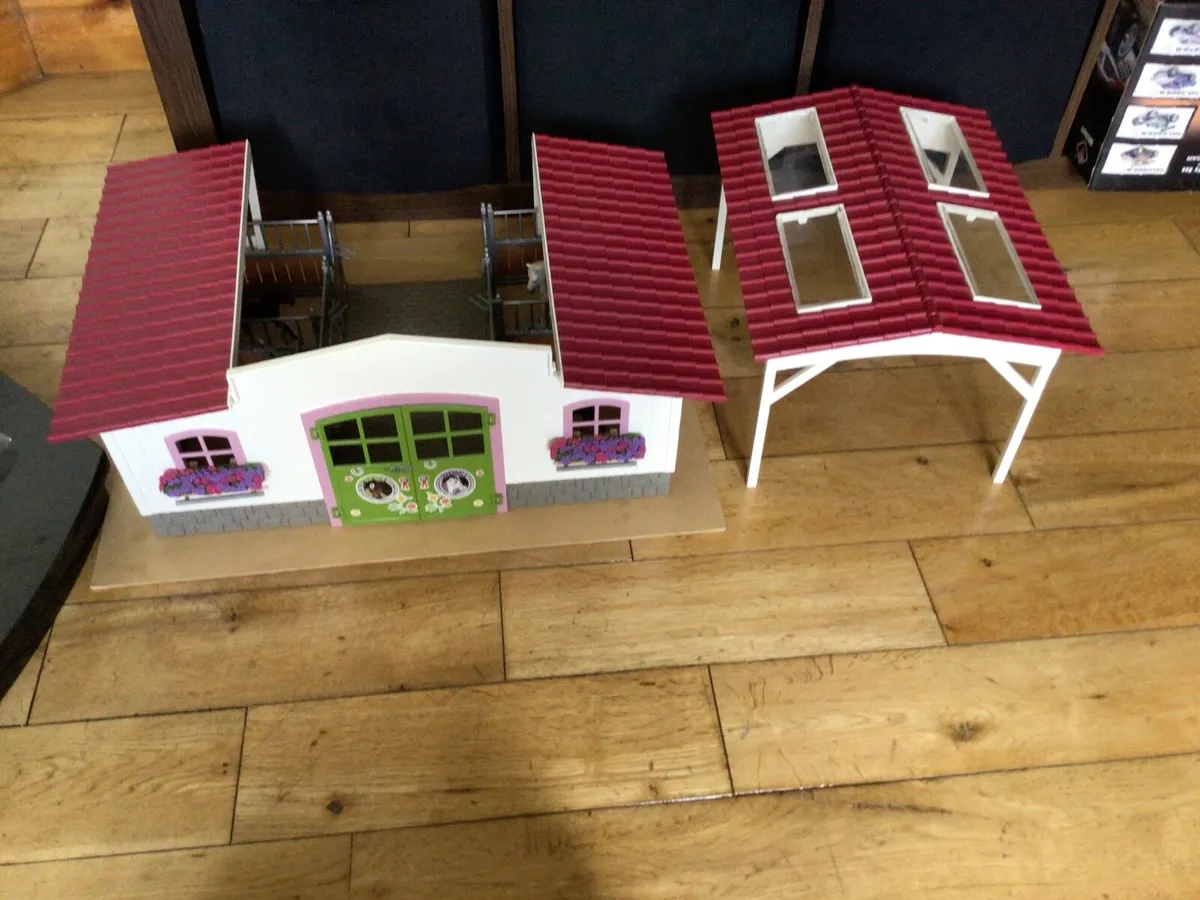 Schleich horse stables - Image 2