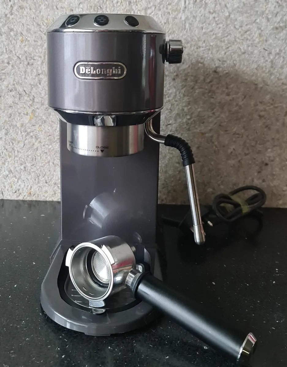 De’Longhi EC885.GY Espresso Machine – NEW - Image 1