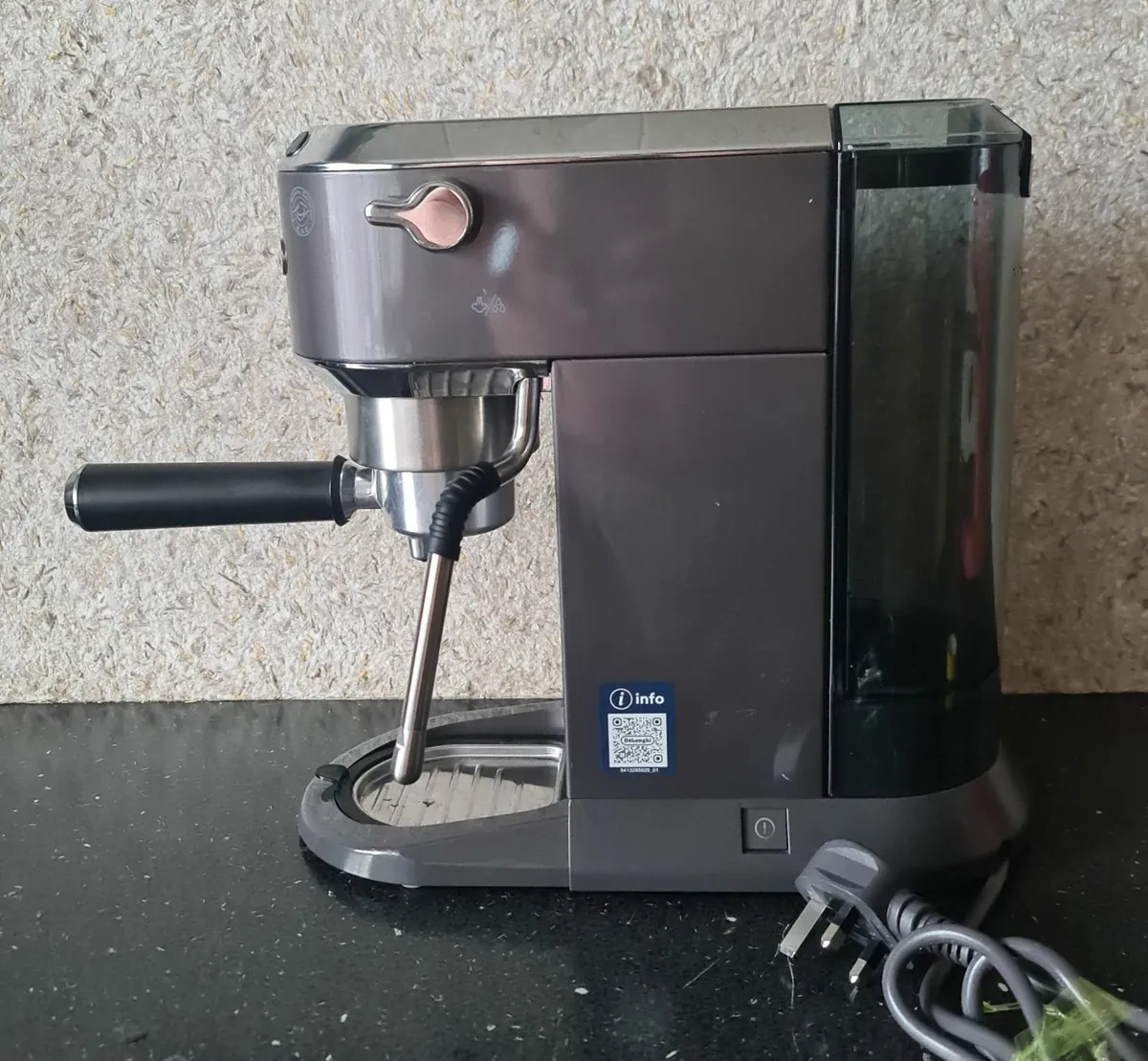 De’Longhi EC885.GY Espresso Machine – NEW - Image 3