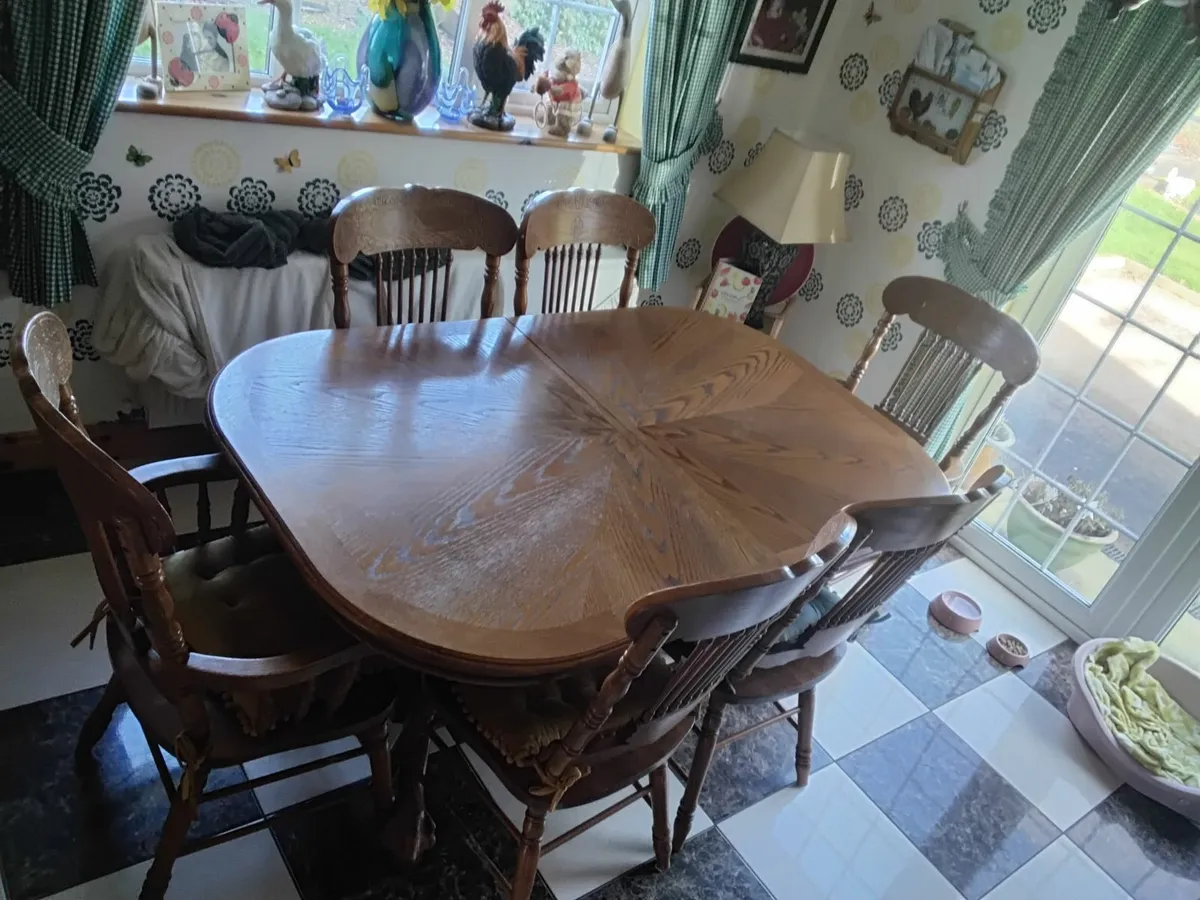 Kitchen table and chairs x6 - Image 1