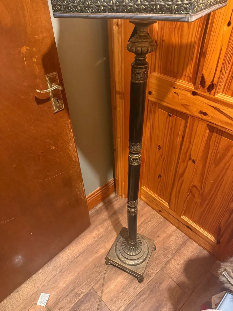 Bronze/Black Antique standing lamp x2 - Image 2