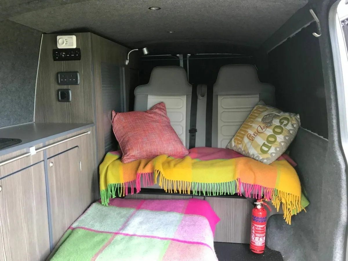 2009 VW T5 Camper – Ready for Weekend Adventures! - Image 4