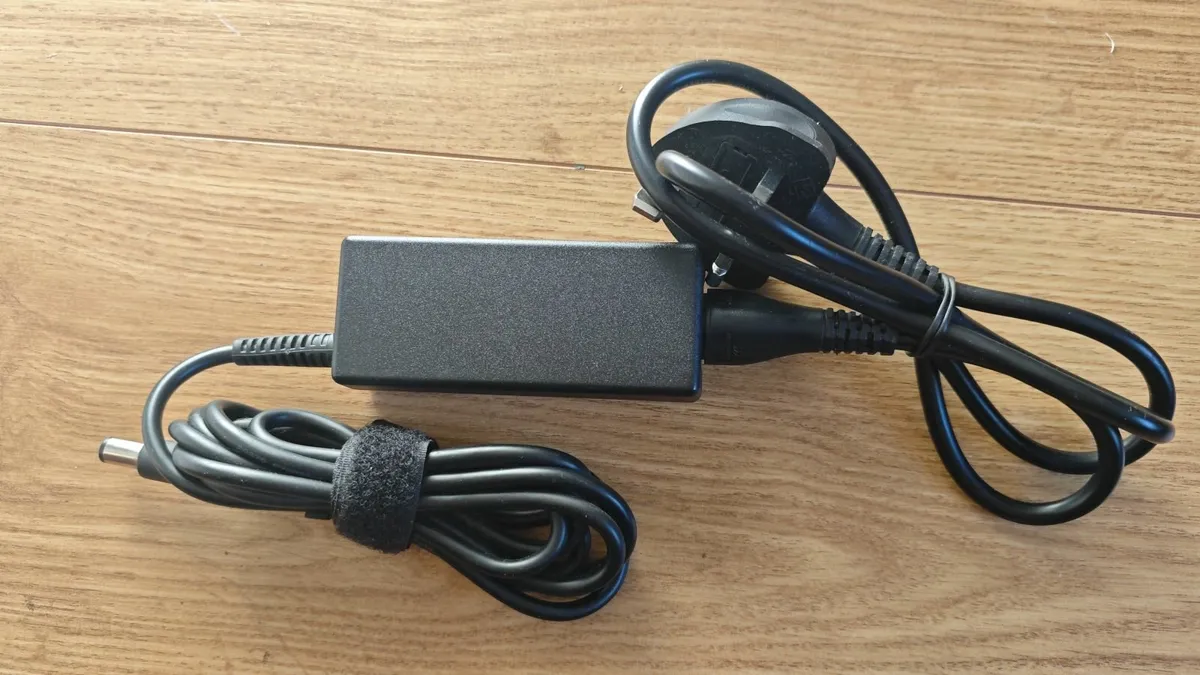 HP 45W 19.5V 2.31A Adapter Charger Power Supply - Image 1