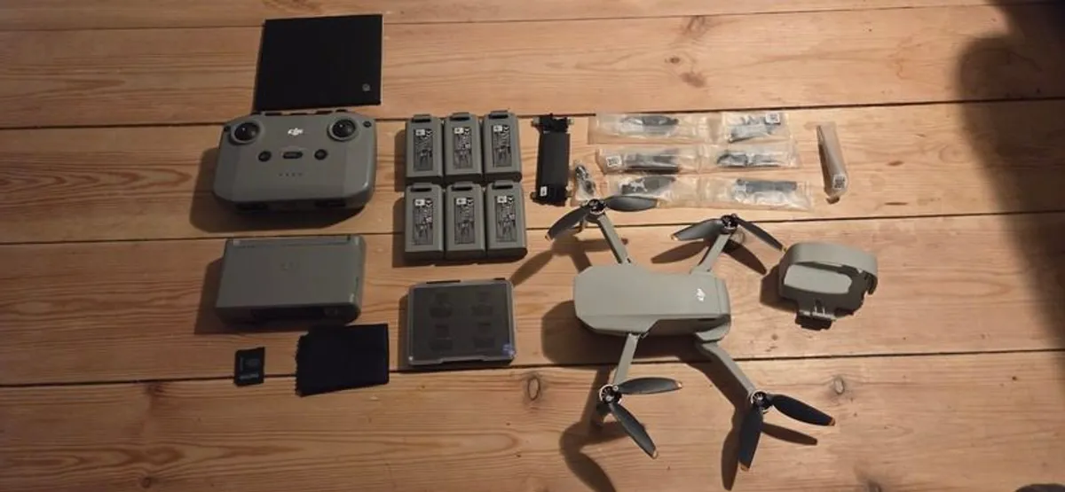 DJI Mini 2 fly more combo with 6 batteries and carry bag. - Image 1