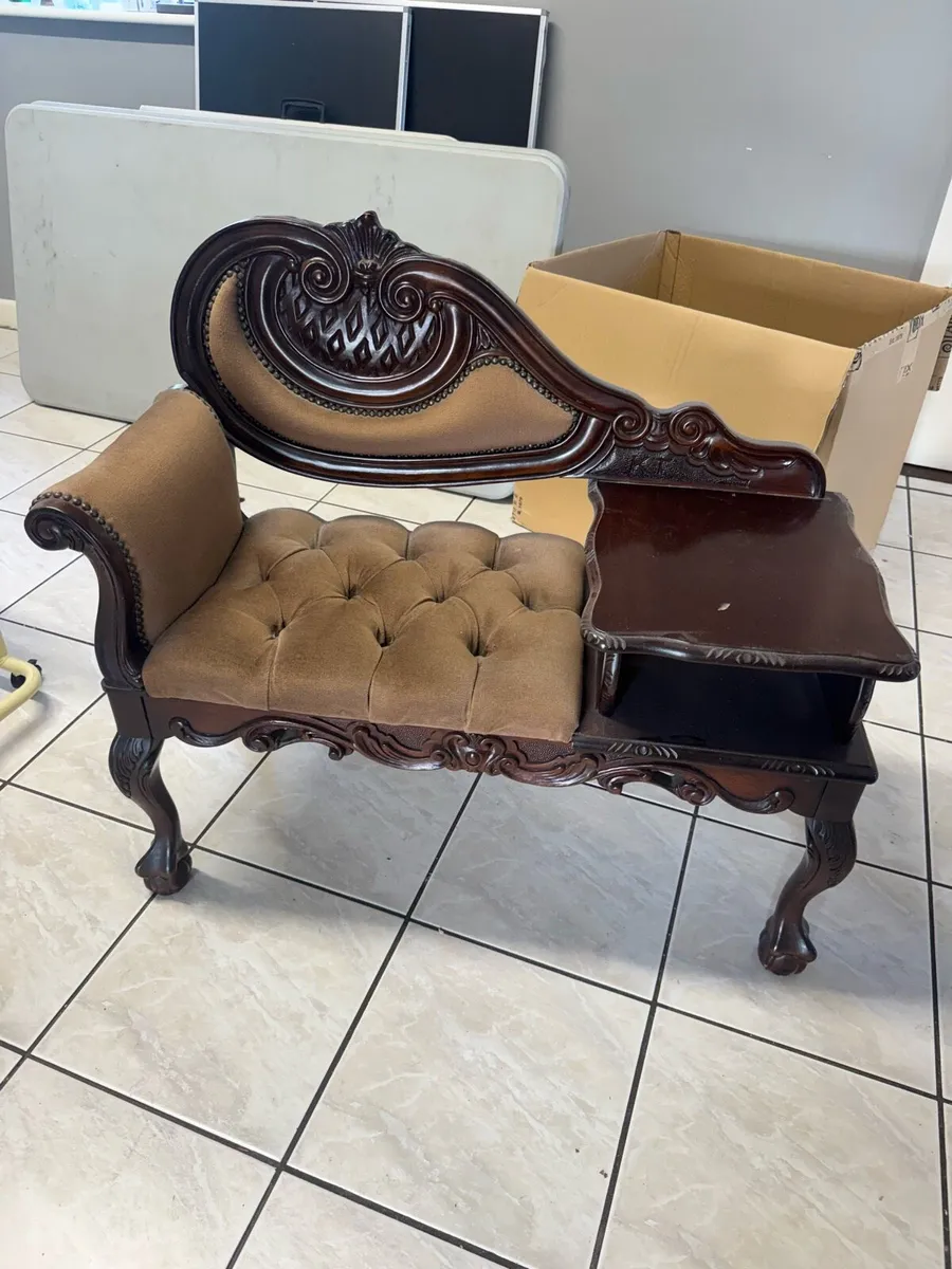 Telephone seat - Image 1