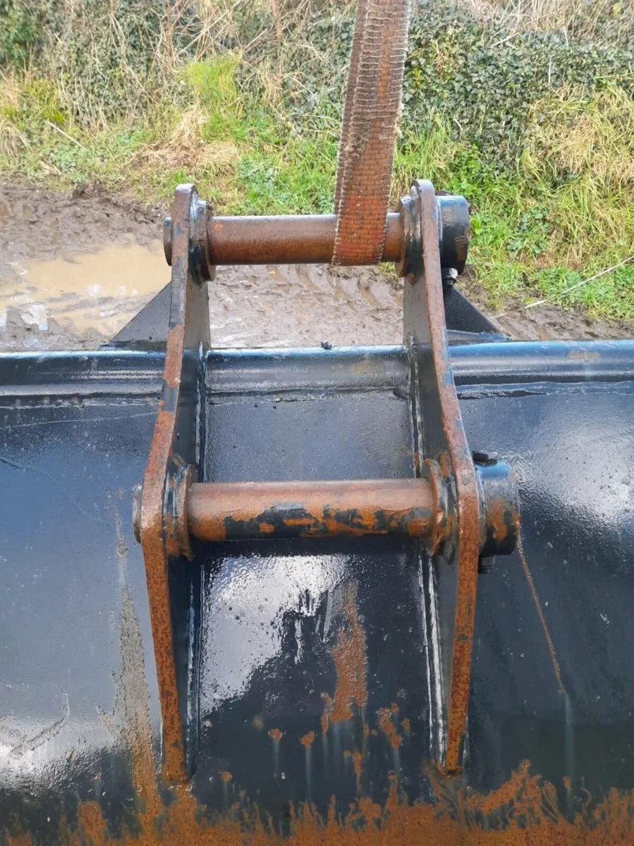4 ft digging bucket - Image 1