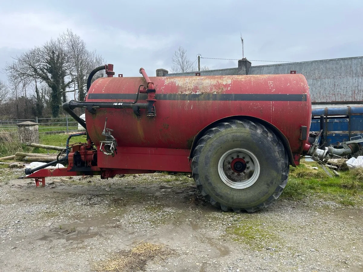 2000 Gallon Slurry Tank - Image 1