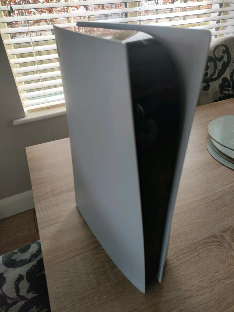 PS5 console disc version - Image 2