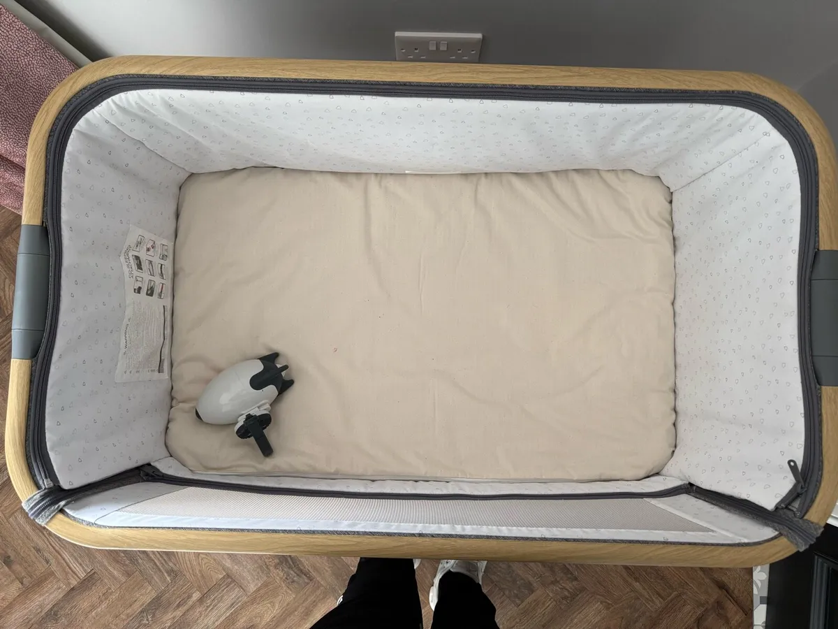 Next to me Crib - Image 2