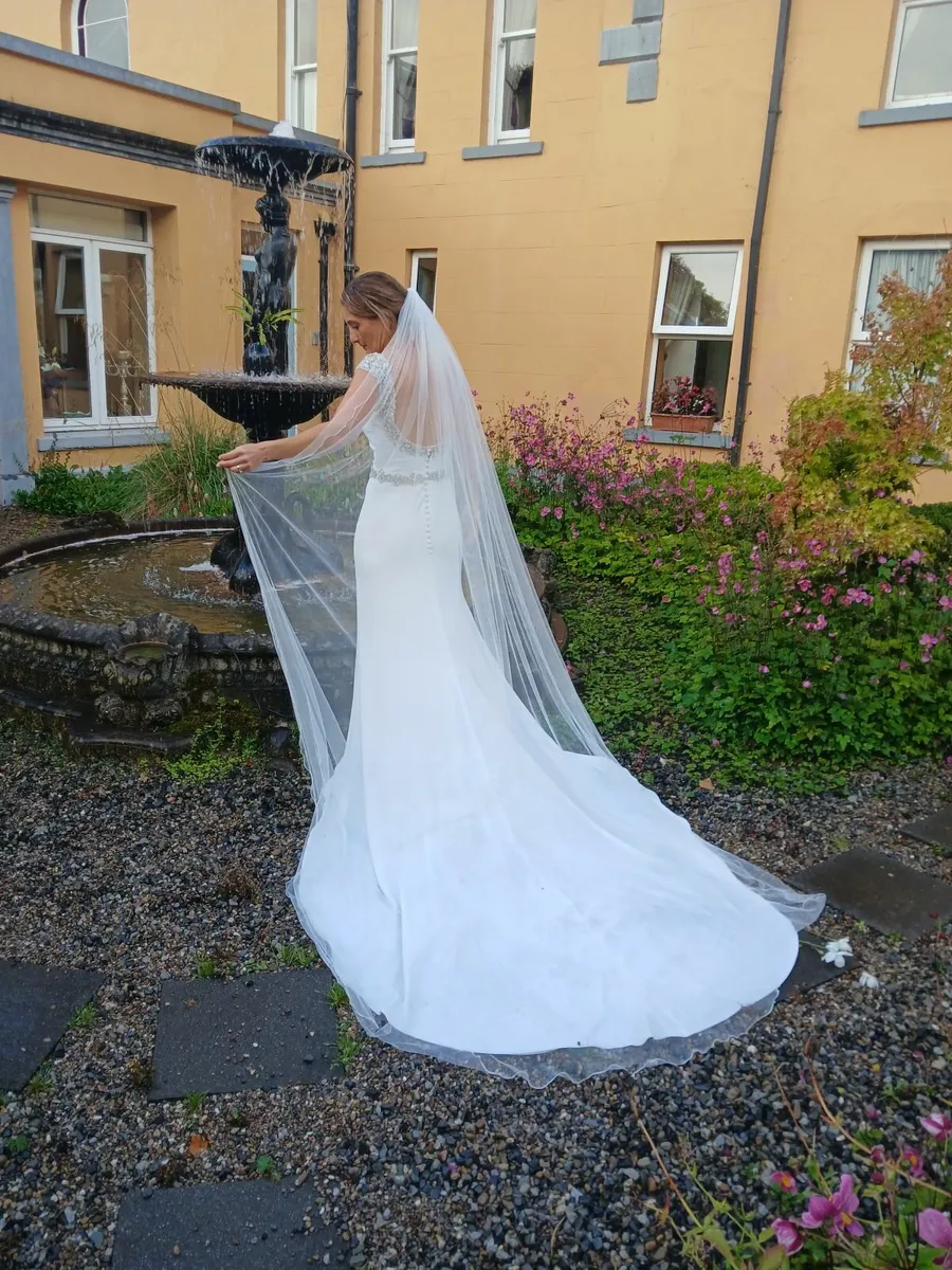 Wedding dress - Image 3