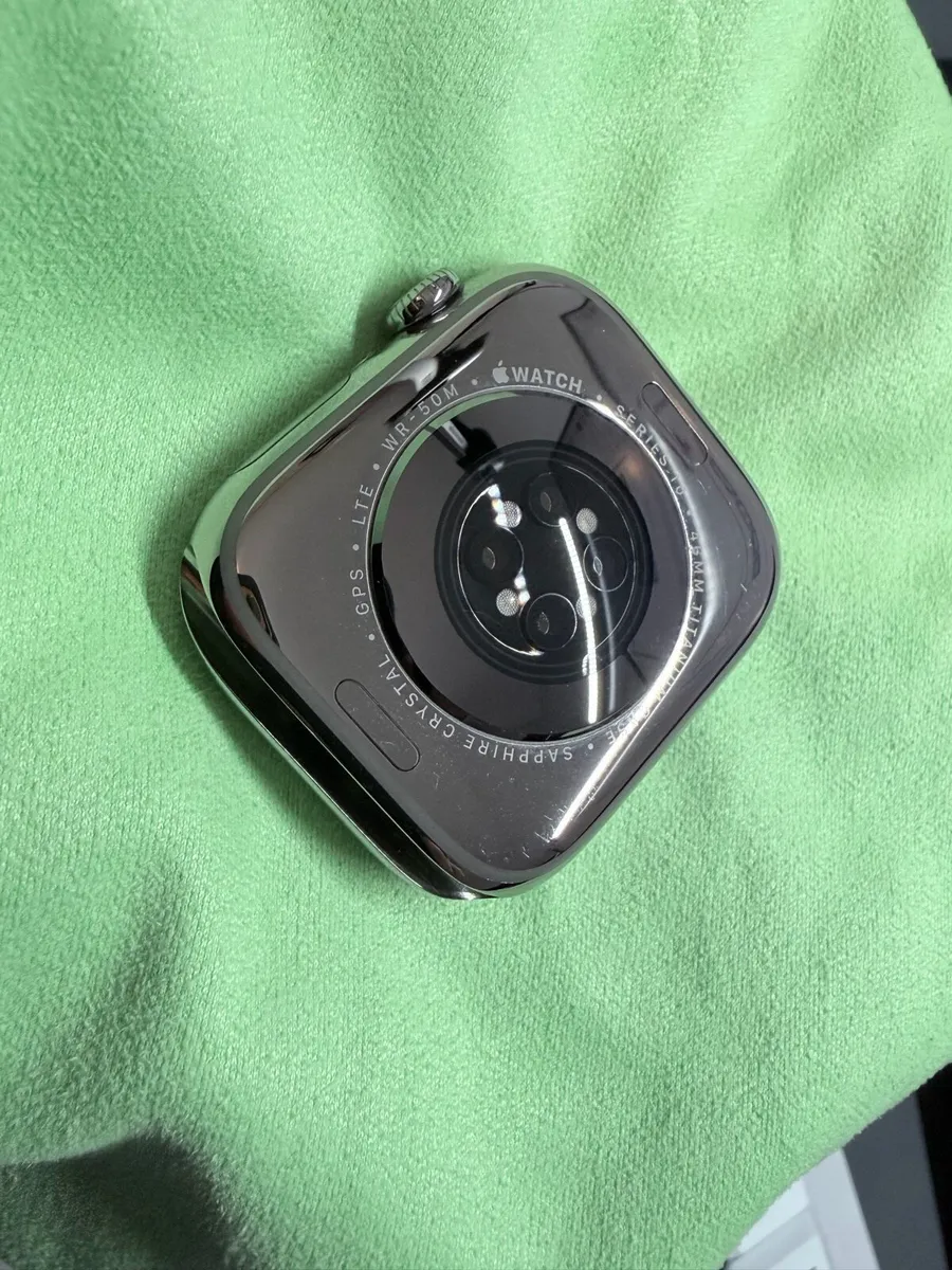 Apple Watch series 10 Titanium - Image 2