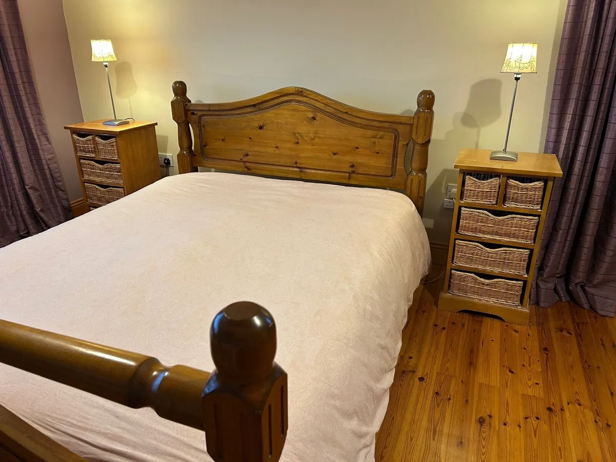 King size bed - Image 4