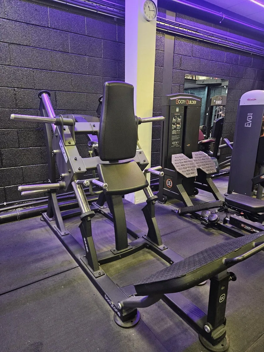 Hack Squat (Bodytone solid rock) SR09E - Image 1