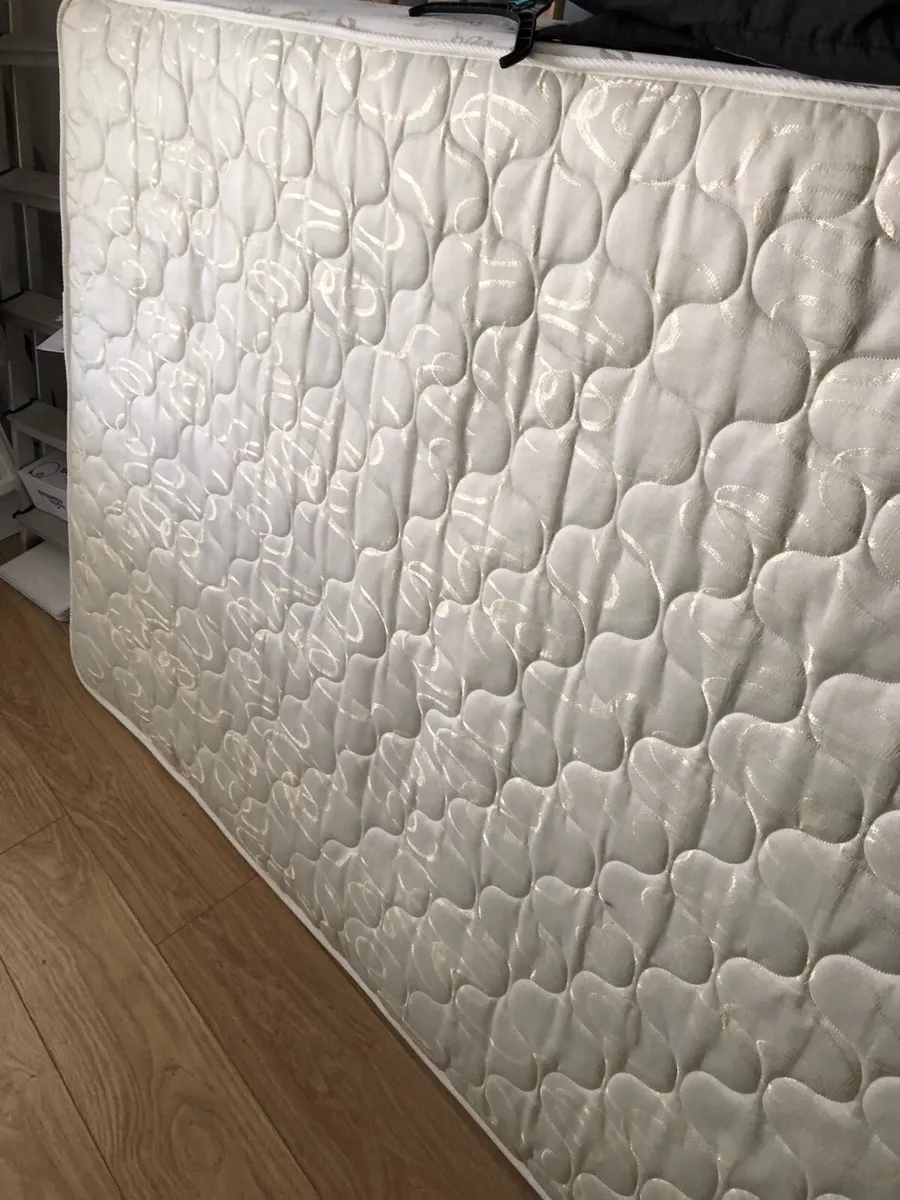 Bed and mattress - Image 1