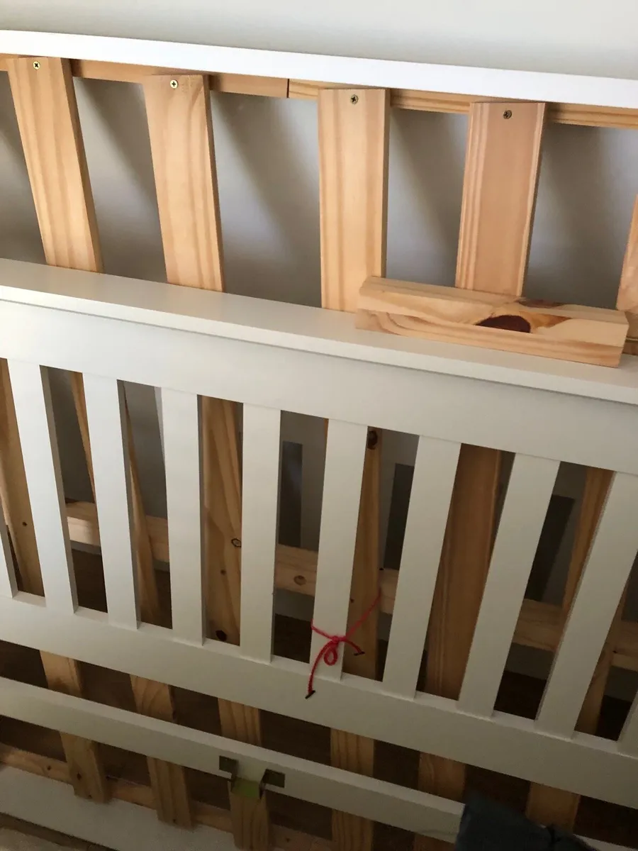 Bed and mattress - Image 2