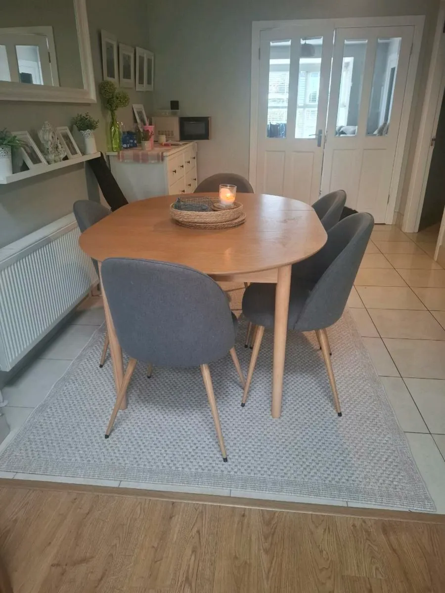 5 dining chairs - Image 2