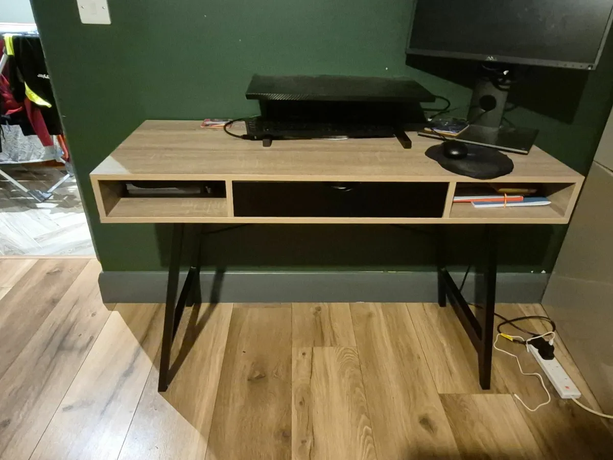 Desk - Image 2