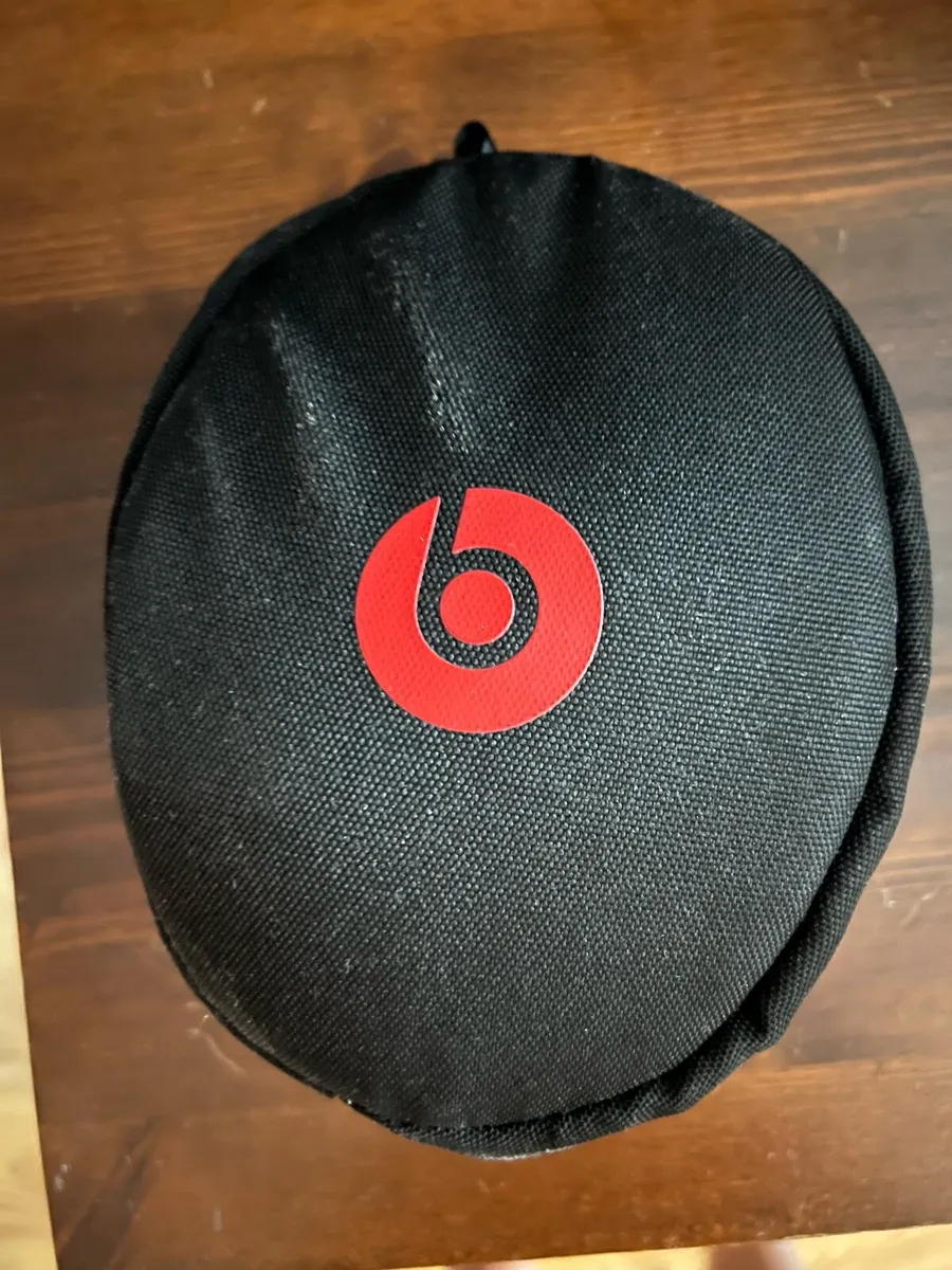 Beats Solo 3 - Image 2
