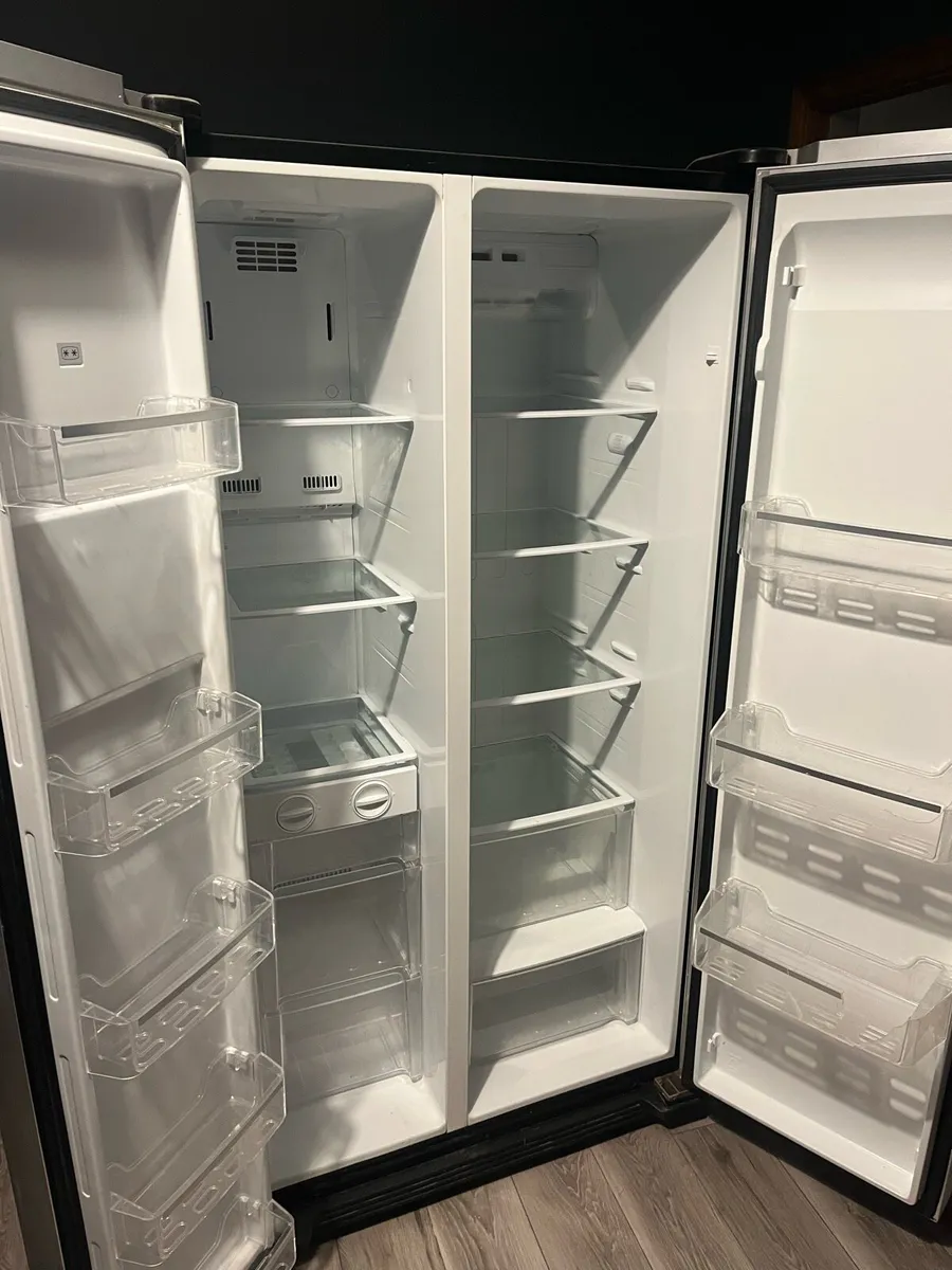 Hotpoint American style fridge freezer - Image 2