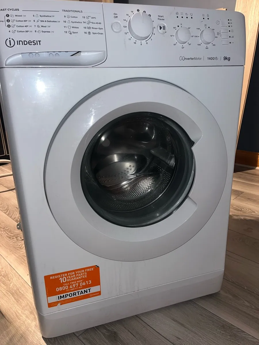 Hotpoint American style fridge freezer - Image 3