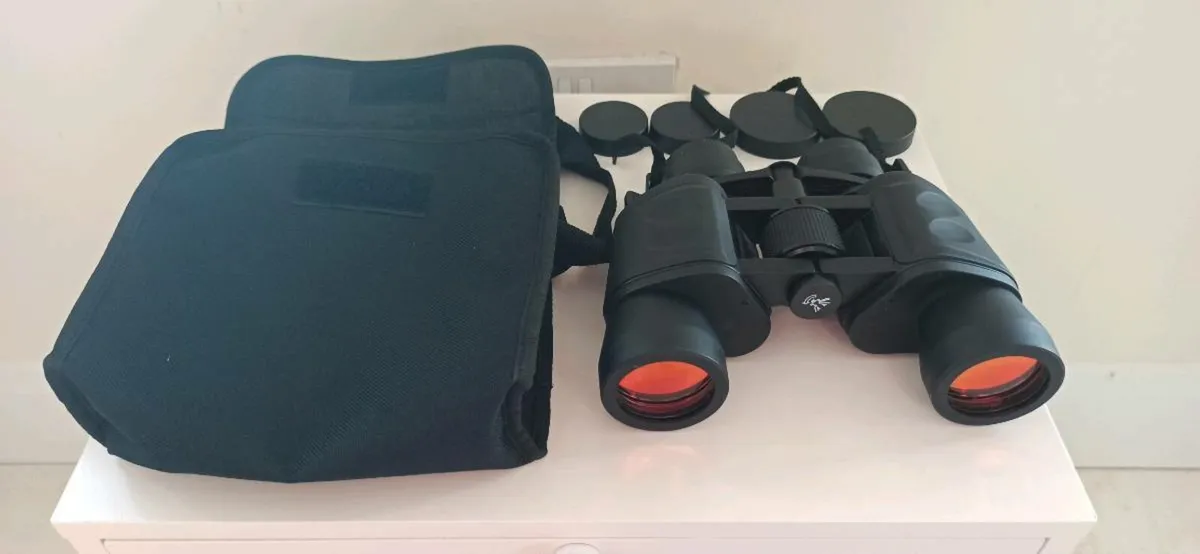 Binoculars with carry case - Image 1