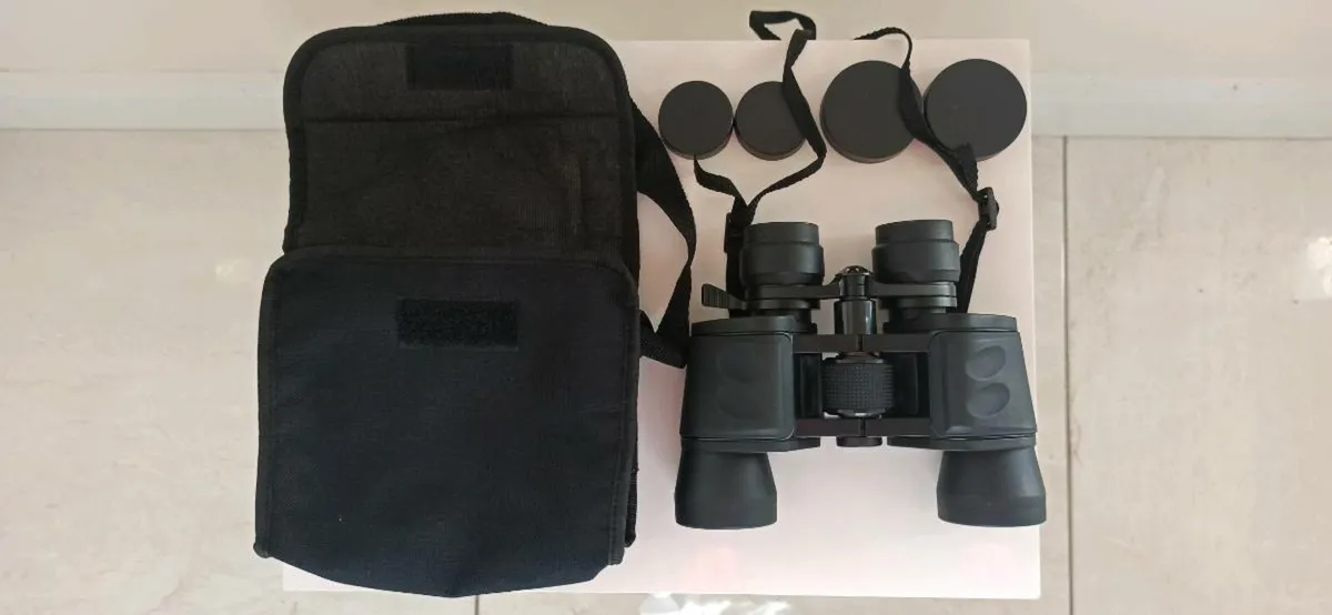 Binoculars with carry case - Image 2