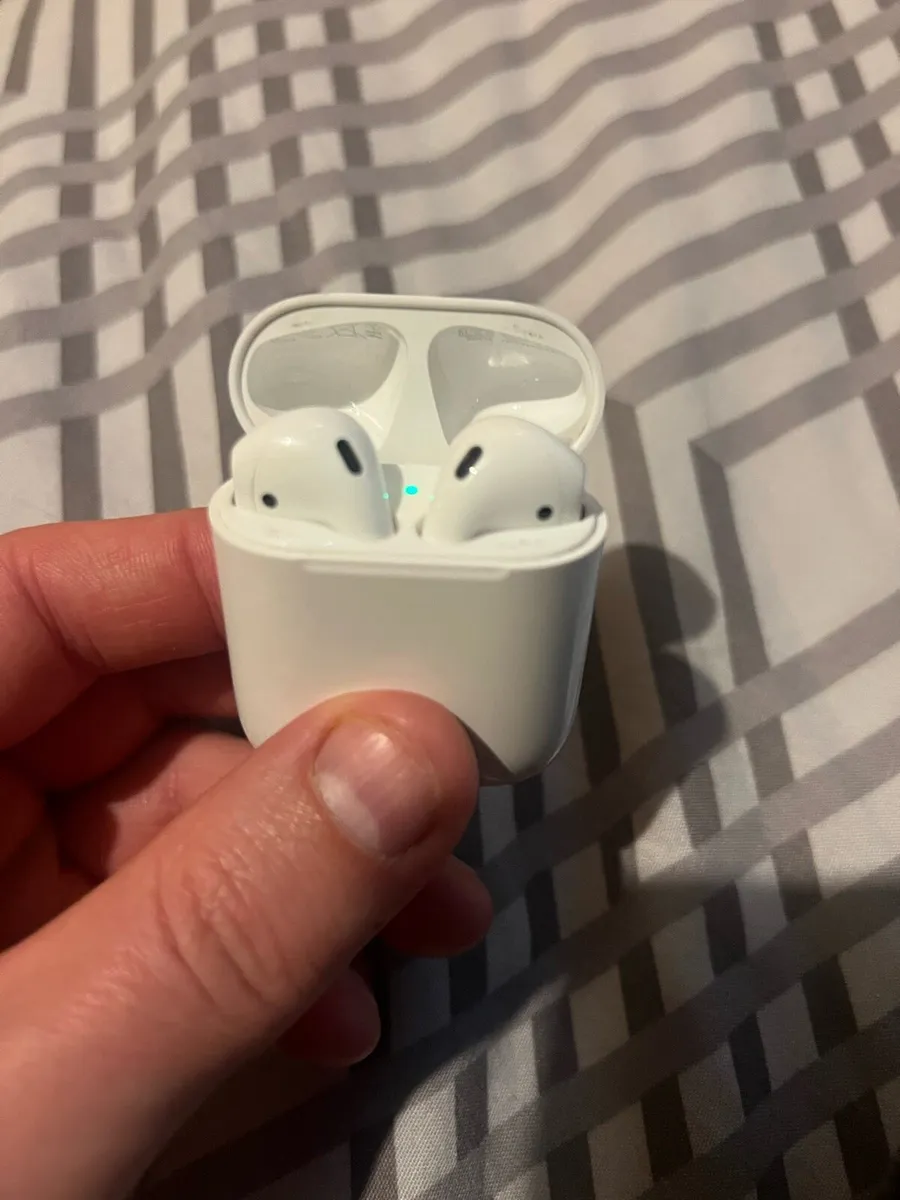 Apple air pods - Image 2