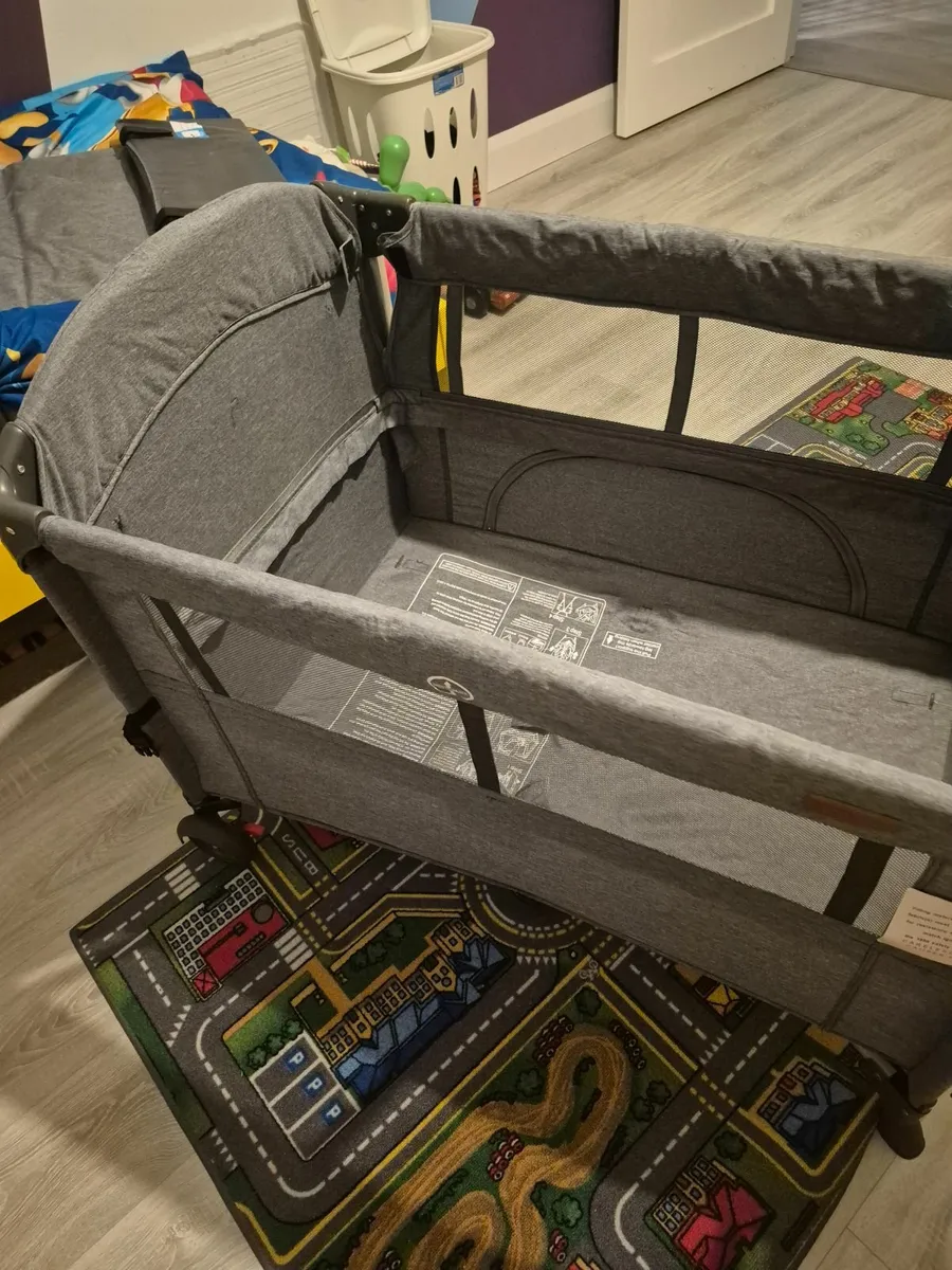 Baby elegance travel cot - Image 3