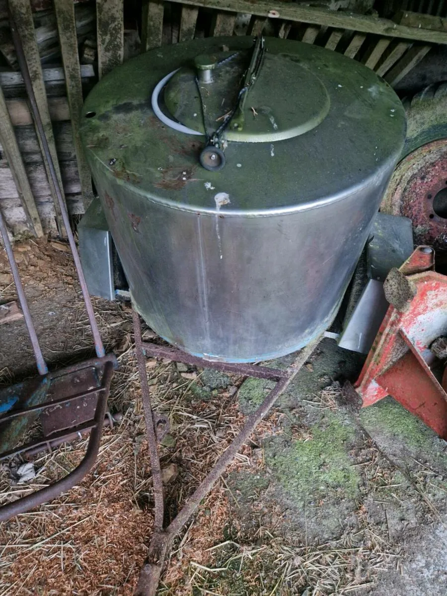 Bulk Tank and Mixer - Image 2