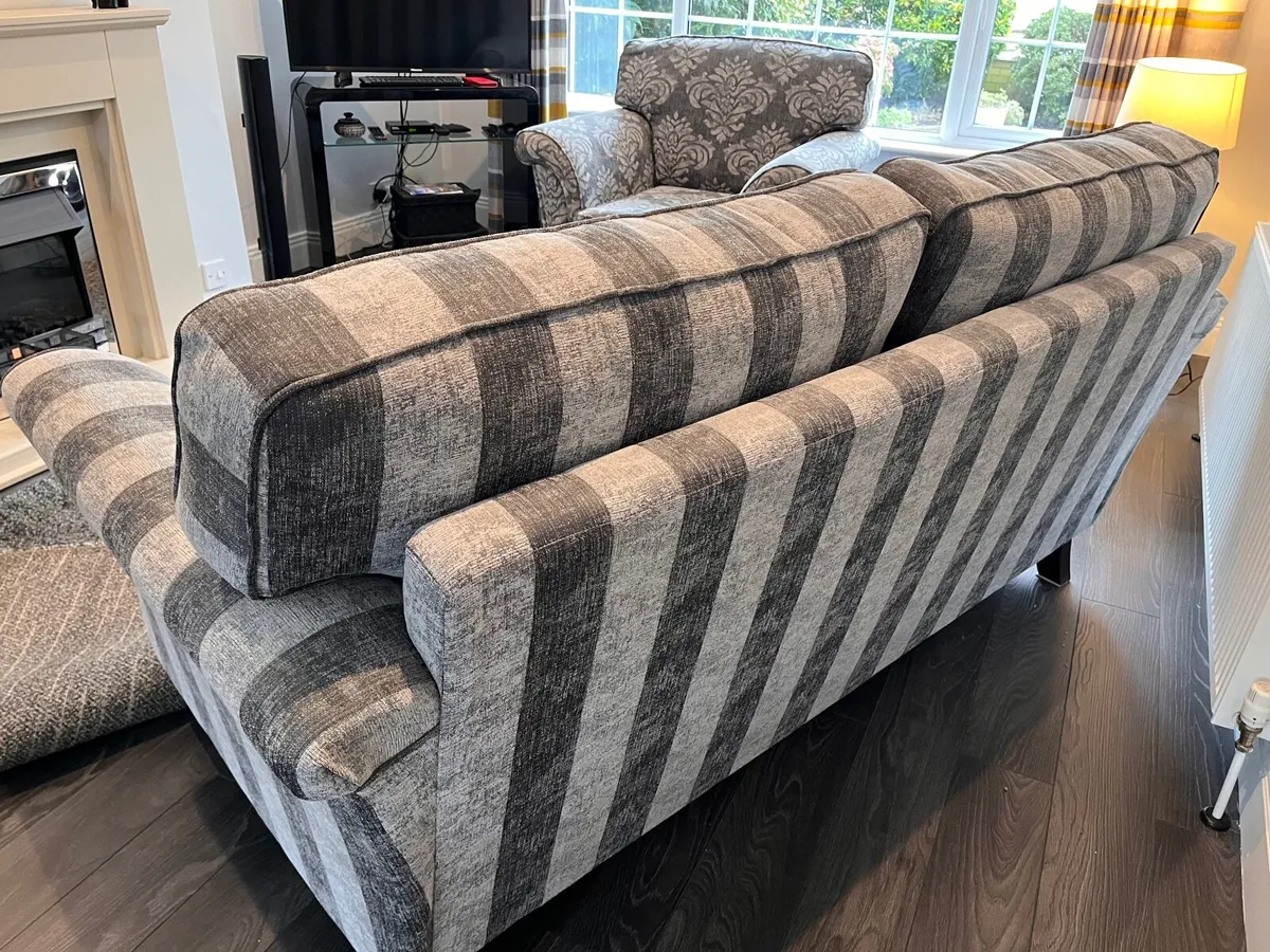 3-Piece Suite - Image 4