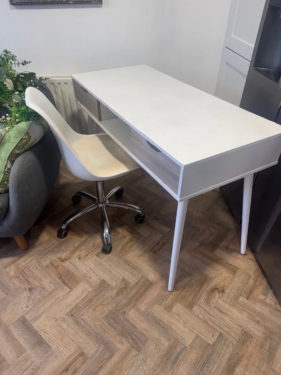 Study desk and chair