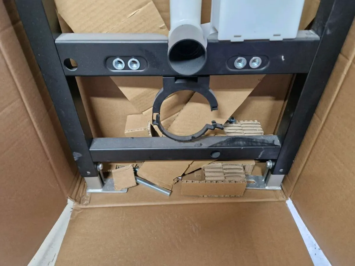 Conceal toilet cistern frame - Image 2