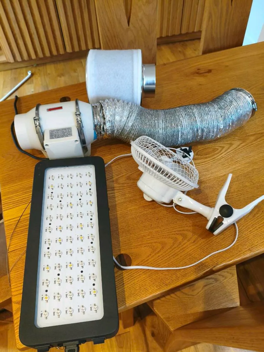 Grow tent+ lights+ fans - Image 2