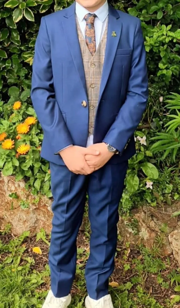 Boys communion suit - Image 1