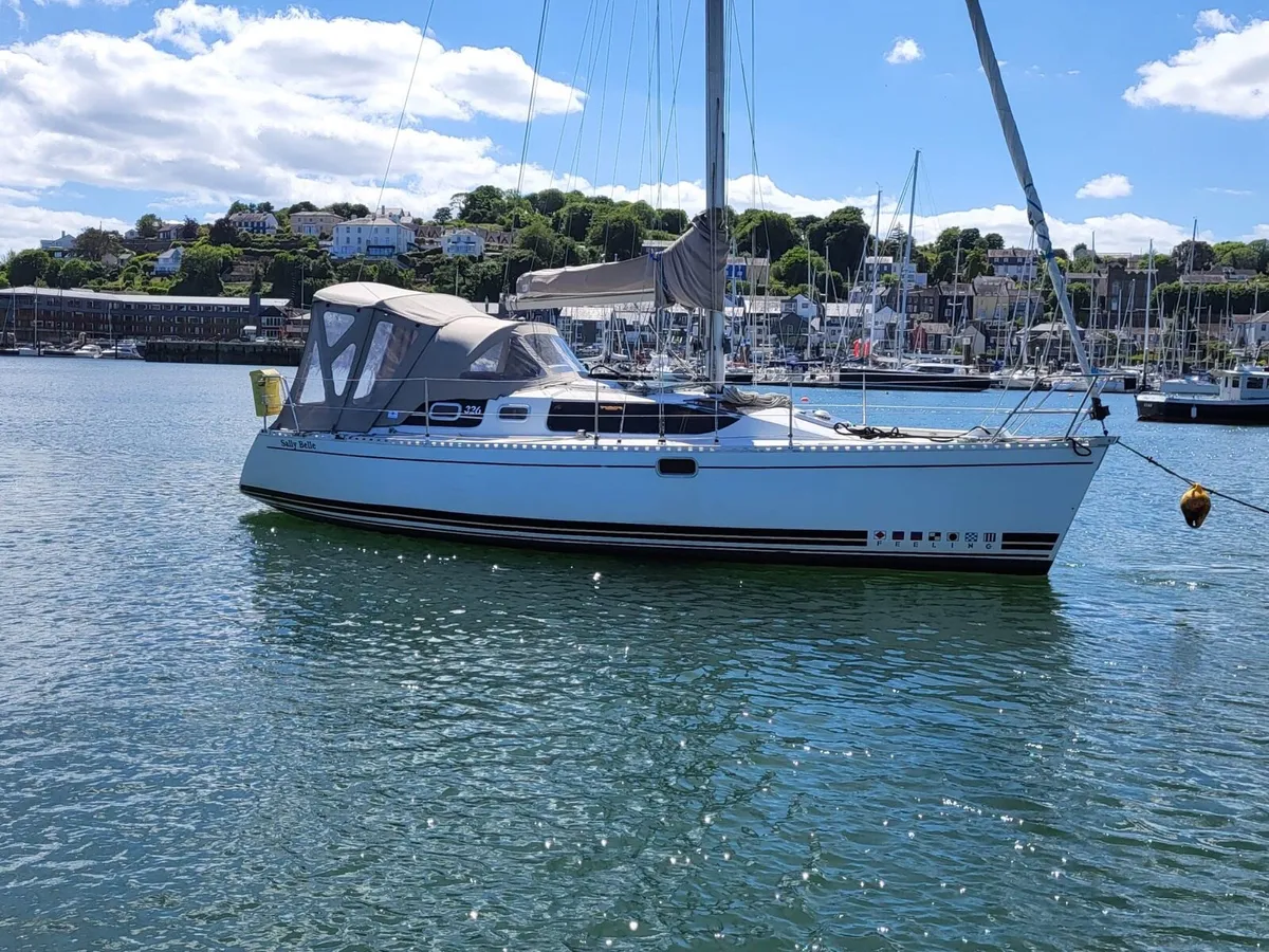 Feeling 326 yacht - Image 3