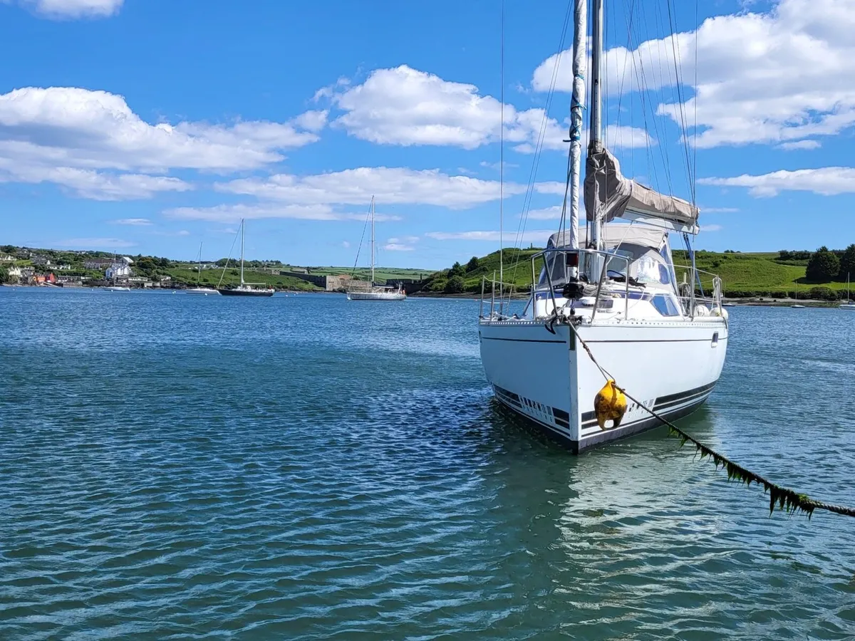 Feeling 326 yacht - Image 4